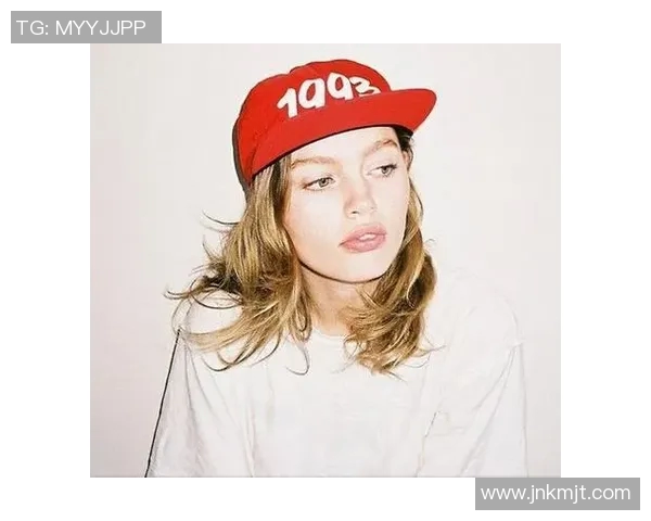 独特发型彰显个性足球明星的时尚风采与球场魅力 独特发型彰显个性足球明星的时尚风采与球场魅力