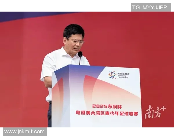 广州足球队荣登足球实力排行榜首位引领全国足球新风潮 广州足球队荣登足球实力排行榜首位引领全国足球新风潮