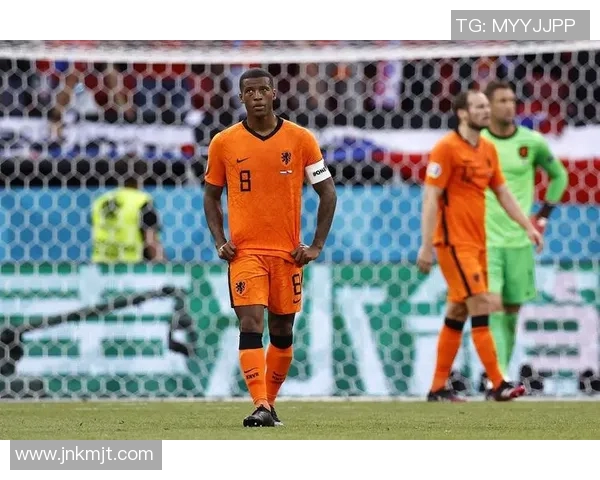 穿牛奶鞋的足球明星揭秘他的独特风格与场上表现的完美结合